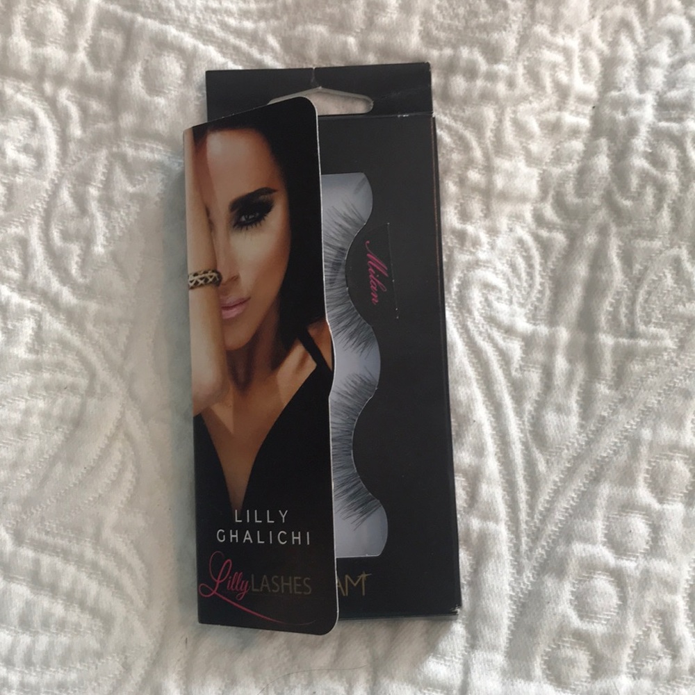 Lilly Lashes in the Style Milan